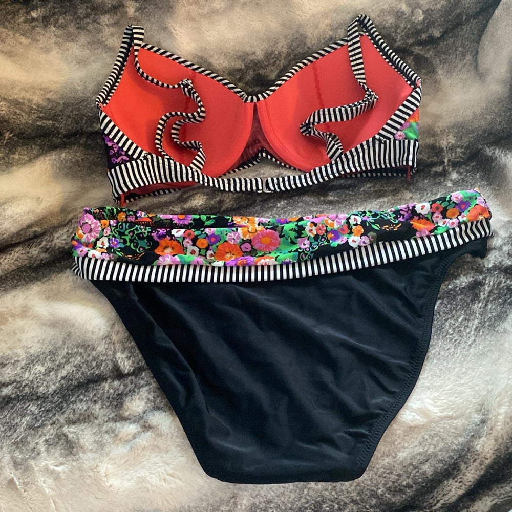 Beautiful Underwire Adjustable Top Lined Swimsuit… - image 4